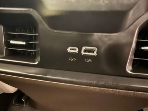 Used 2025 Chevrolet Silverado 1500 LT image 12