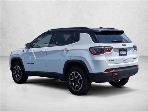 Used 2024 Jeep Compass Trailhawk AWD/4WD image 7