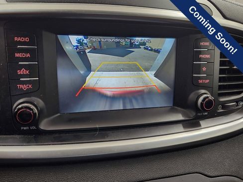 Used 2019 Kia Sorento LX image 14