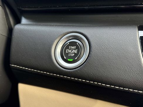 Used 2021 Cadillac Escalade Premium Luxury image 14