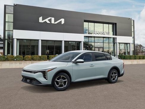 New 2026 Kia K4 LXS image 4