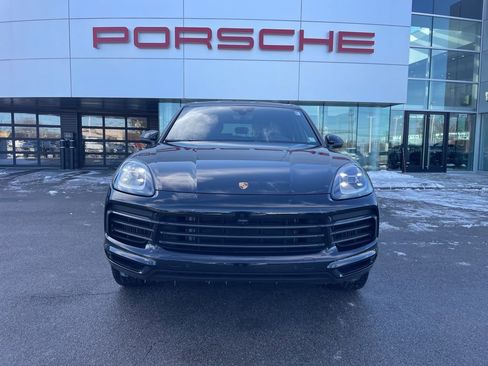 Certified 2023 Porsche Cayenne Platinum Edition image 12