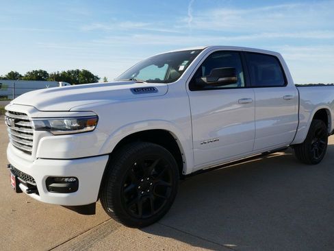 New 2026 RAM 1500 Laramie w/ Laramie Southwest Edition AWD/4WD image 9