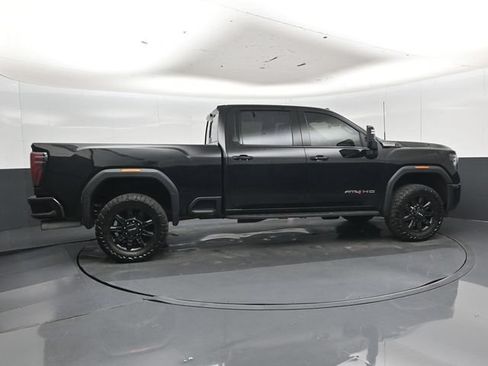 Used 2024 GMC Sierra 2500 AT4 w/ AT4 Premium Plus Package AWD/4WD image 3