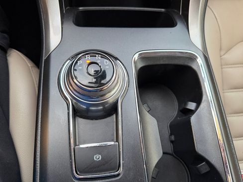 Used 2019 Ford Fusion SEL FWD image 27