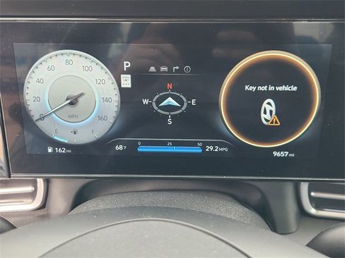 Used 2025 Hyundai Elantra SEL image 15