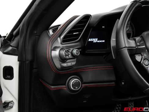 Used 2019 Ferrari 488 Spider RWD image 31