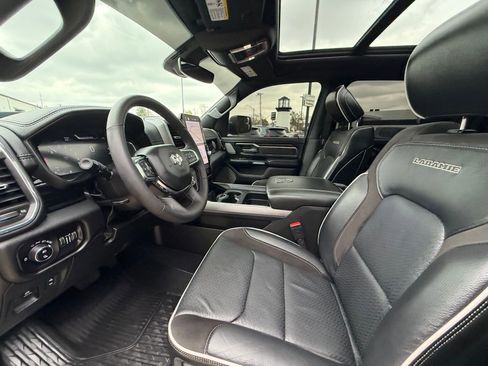 Used 2025 RAM 1500 Laramie w/ Night Edition image 11