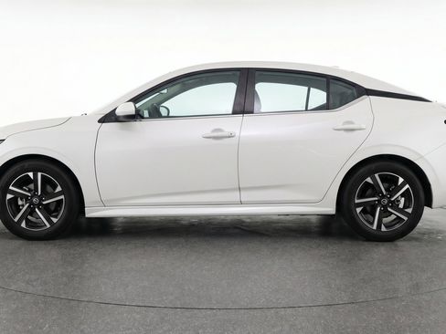 Used 2025 Nissan Sentra SV FWD image 5