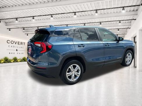 Used 2024 GMC Terrain SLE FWD image 9
