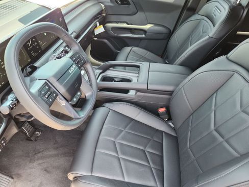 New 2027 Kia Telluride SX X-Line AWD/4WD image 2