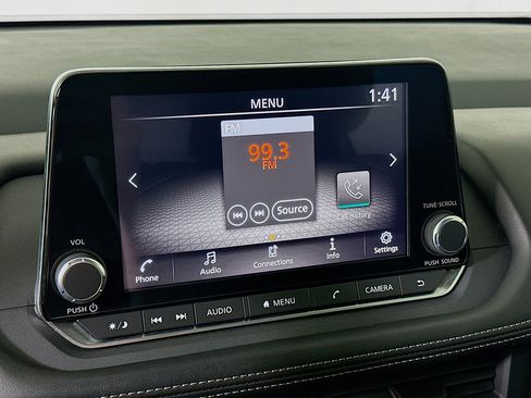 Used 2024 Nissan Rogue S image 21