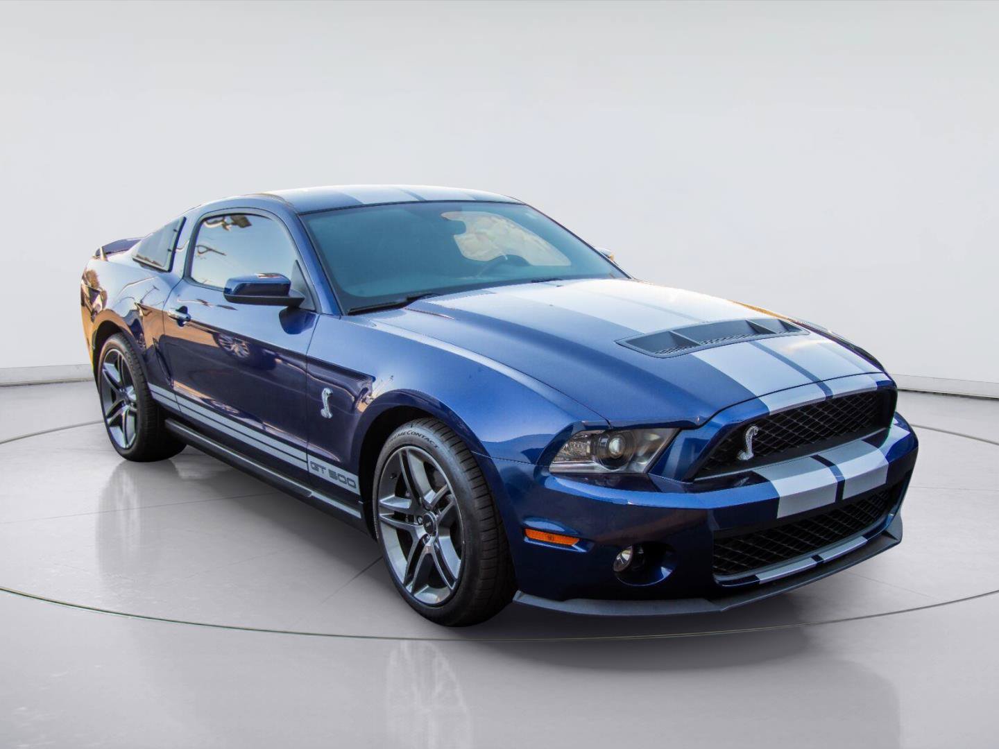 Used 2010 Ford Mustang Shelby GT500 RWD image 3