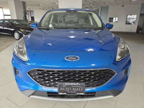 Used 2020 Ford Escape SE FWD image 2