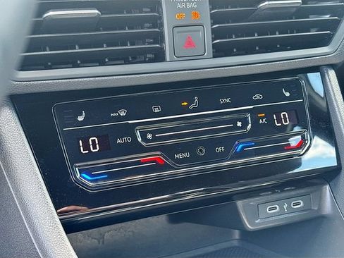 Used 2025 Volkswagen Jetta Sport FWD image 15