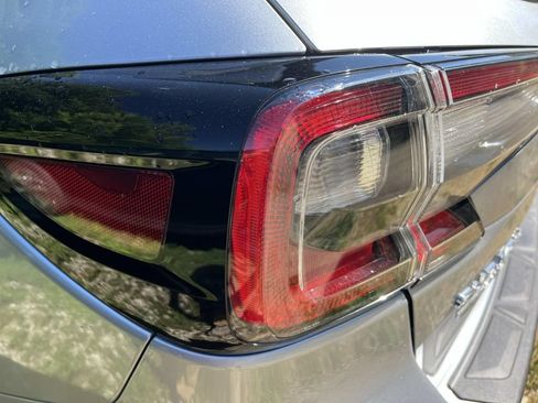 Certified 2025 Subaru Outback Premium AWD/4WD image 8