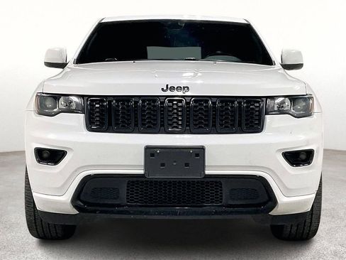 Used 2019 Jeep Grand Cherokee Altitude image 5