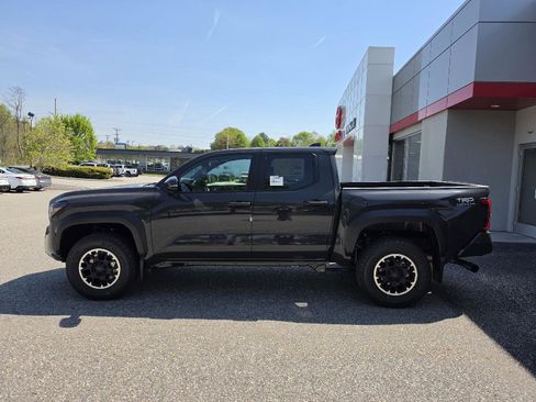 New 2026 Toyota Tacoma TRD Off-Road AWD/4WD image 6