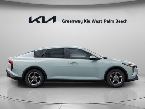 New 2026 Kia K4 FWD image 9
