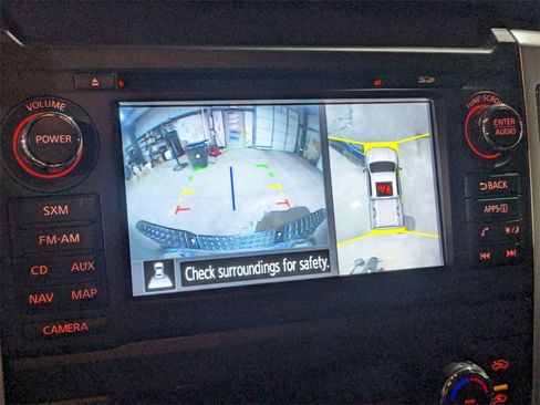 Used 2018 Nissan Titan PRO-4X w/ Pro-4x Convenience Package image 13