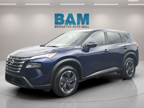 Used 2025 Nissan Rogue SV FWD image 4