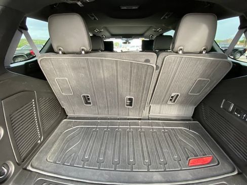 Used 2022 GMC Yukon SLT w/ SLT Premium Package AWD/4WD image 17