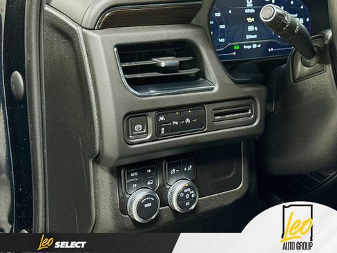 Used 2023 GMC Yukon SLE w/ Gmc Pro Safety Plus Package AWD/4WD image 13