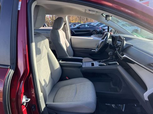 Used 2022 Toyota Sienna LE image 26