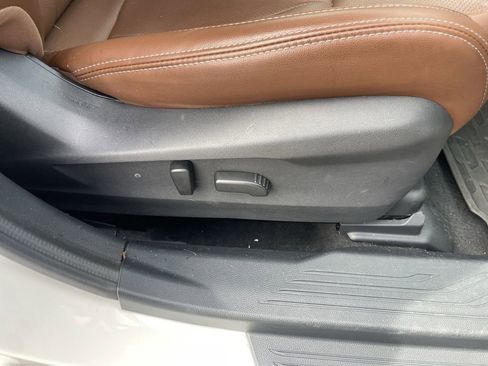 Used 2020 Subaru Outback Touring AWD/4WD image 35
