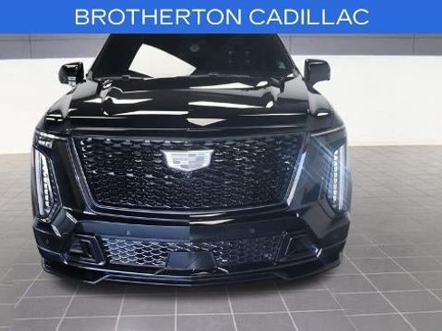 Used 2025 Cadillac Escalade V AWD/4WD image 12