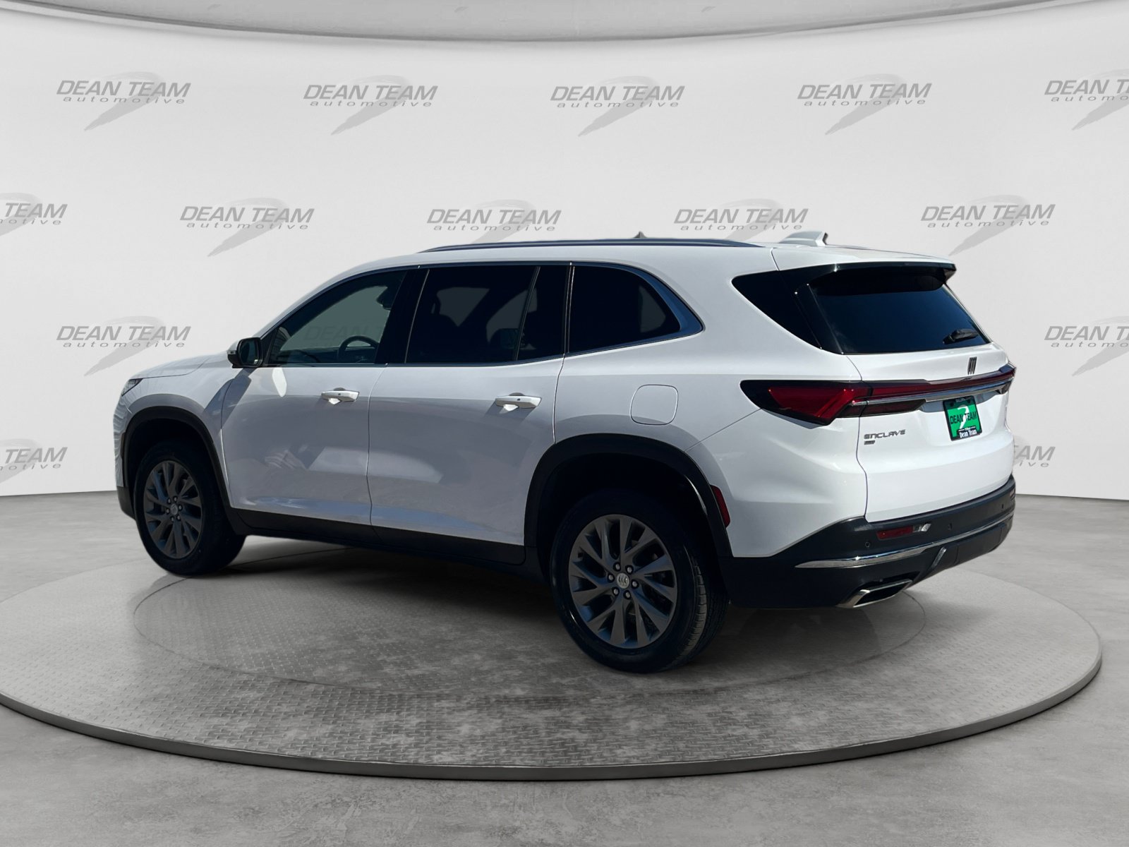 Used 2025 Buick Enclave Preferred AWD/4WD image 6