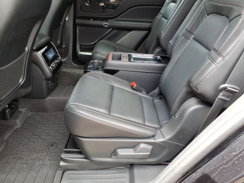 Used 2023 Lincoln Aviator Reserve w/ Equipment Group 201A AWD/4WD image 14