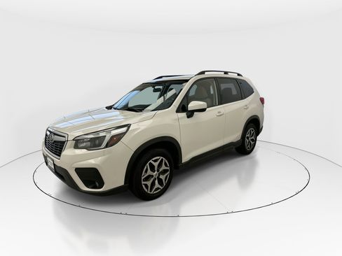 Used 2021 Subaru Forester Premium image 4