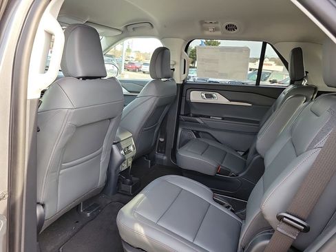 New 2026 Ford Explorer Active w/ Active Comfort Package image 10