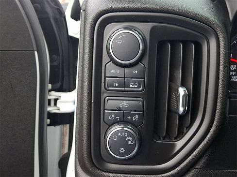 Certified 2020 Chevrolet Silverado 1500 Custom w/ Custom Value Package image 26