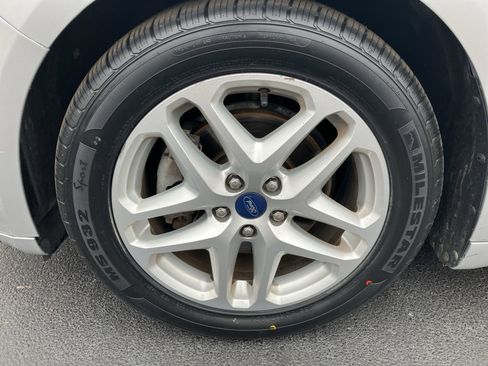 Used 2014 Ford Fusion SE w/ Equipment Group 202A image 14