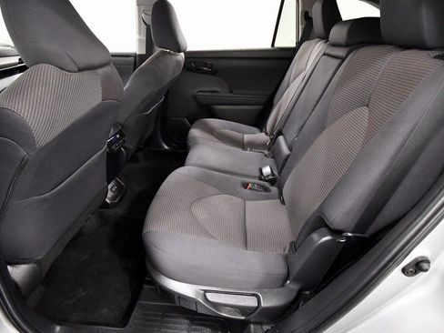 Used 2024 Toyota Highlander LE image 15