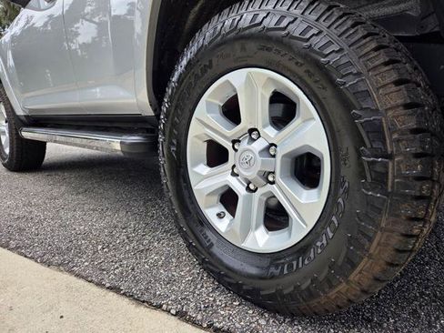 Used 2016 Toyota 4Runner SR5 image 16