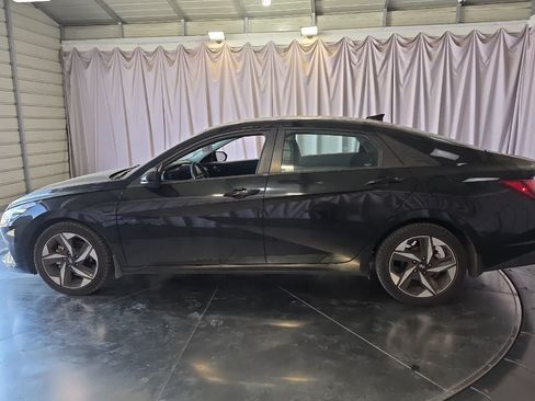 Used 2023 Hyundai Elantra SEL w/ Convenience Package FWD image 6