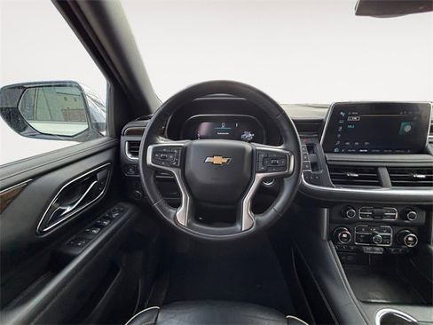 Used 2023 Chevrolet Suburban Premier image 12