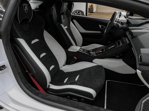 Used 2023 Lamborghini Huracan Tecnica image 55