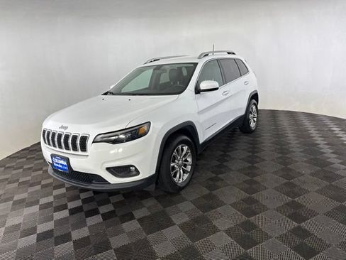 Used 2019 Jeep Cherokee Latitude Plus AWD/4WD image 5