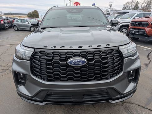 Used 2025 Ford Explorer ST-Line image 11