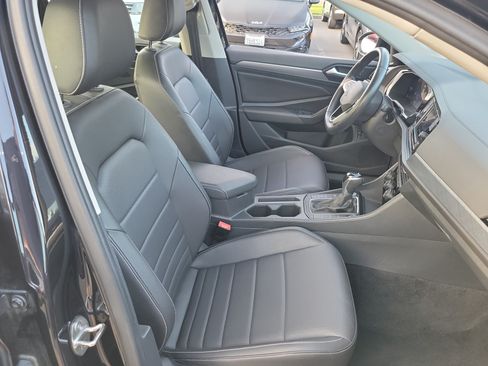 Used 2024 Volkswagen Jetta SE FWD image 23