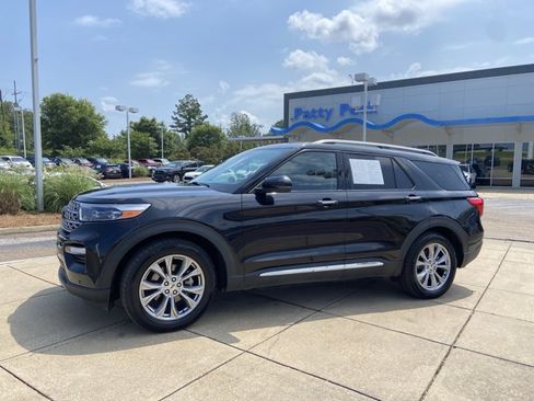 Used 2022 Ford Explorer Limited w/ Equipment Group 301A RWD image 6