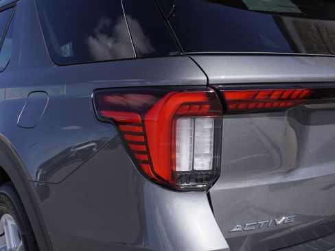 New 2026 Ford Explorer Active w/ Active Comfort Package image 18