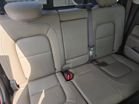 Used 2017 GMC Canyon SLT w/ Driver Alert Package AWD/4WD image 34