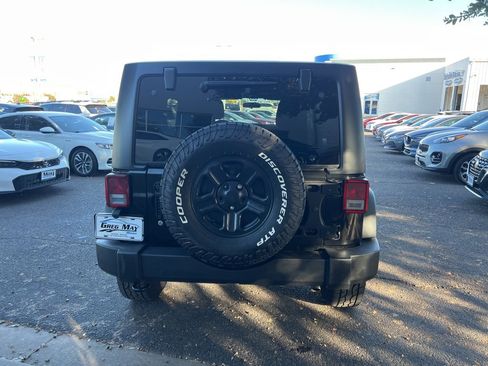 Used 2017 Jeep Wrangler Unlimited Sport w/ Connectivity Group image 6