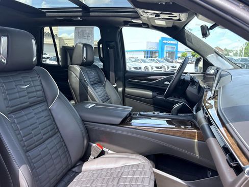 Certified 2024 Cadillac Escalade Premium Luxury Platinum w/ Heavy-Duty Trailer Package AWD/4WD image 26