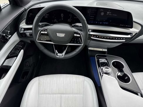 Certified 2024 Cadillac Lyriq Luxury AWD/4WD image 11